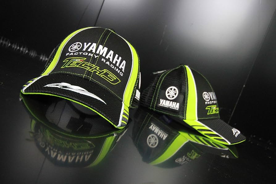 YAMAHA PETRONAS ジャケット キャップ付き YAMAHA PETRONAS ジャケット キャップ付き Official Petronas